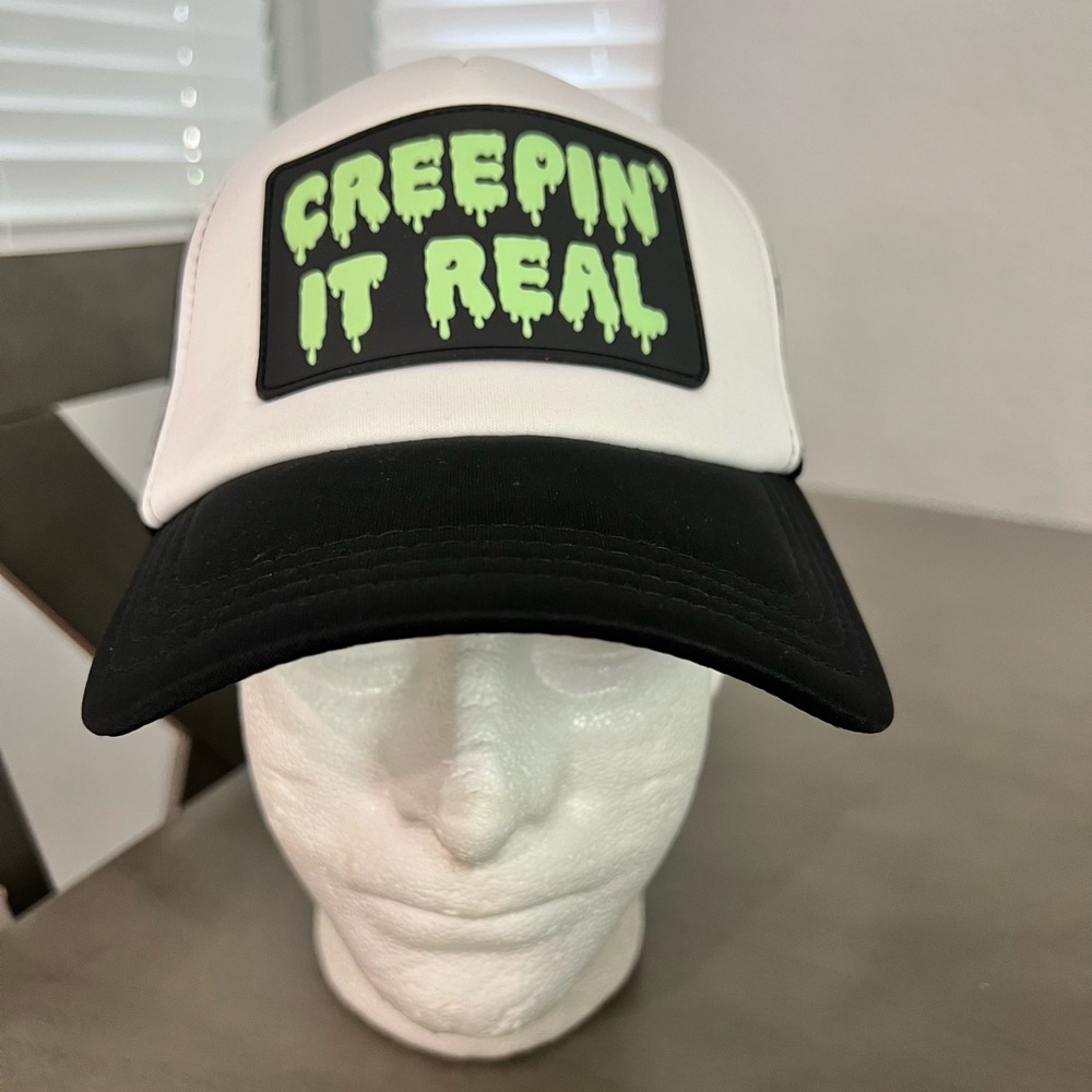 NWT Creepin' It Real trucker hat